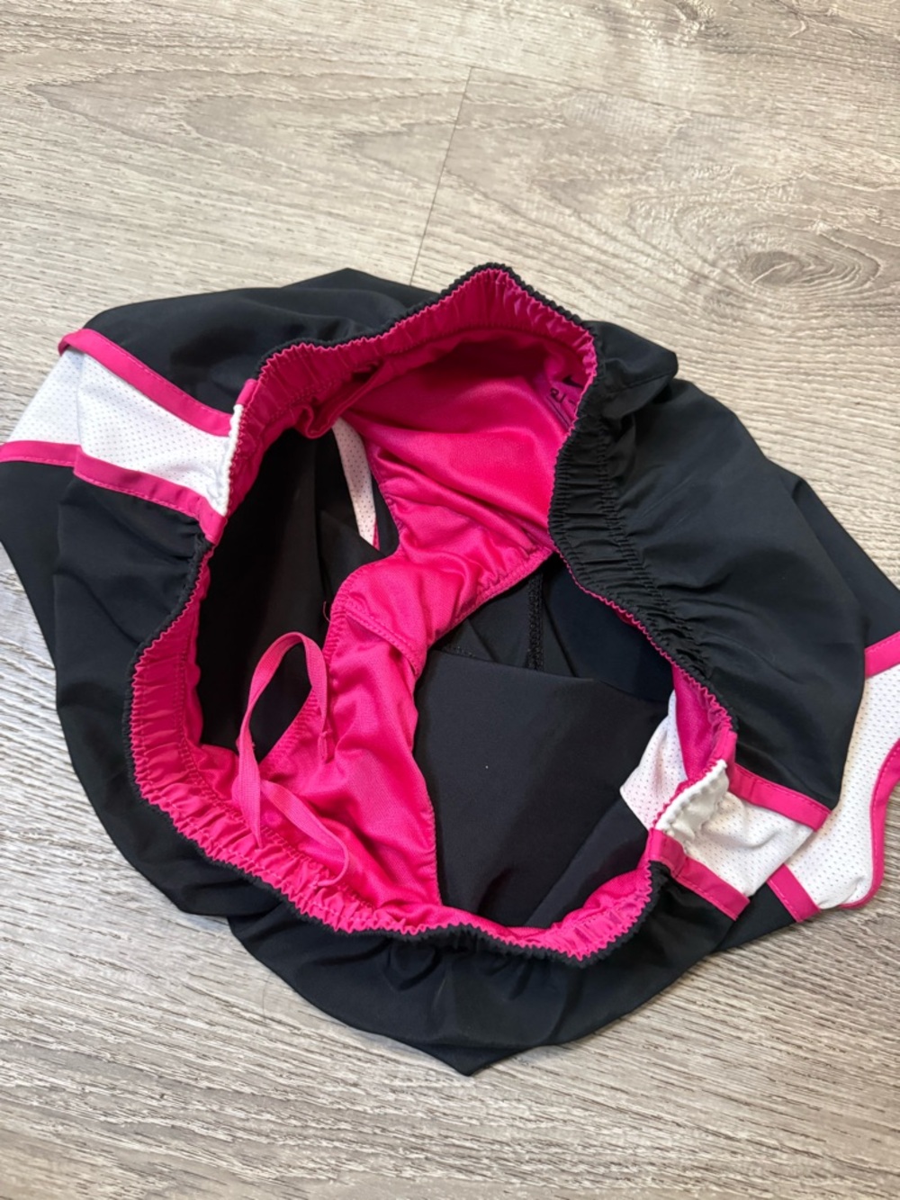 •NIKE• RUNNING SHORTS - Picture 5 of 6